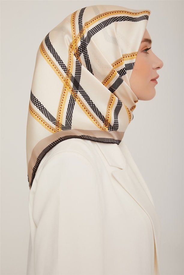 Armine Sura İpek Eşarp 22Ka8833 05