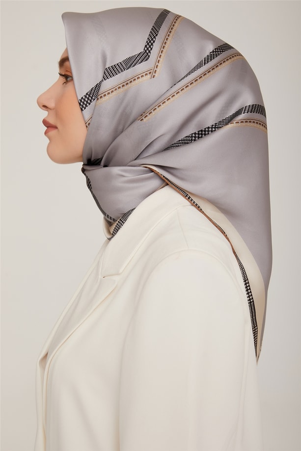 Armine Sura İpek Eşarp 22Ka8833 38