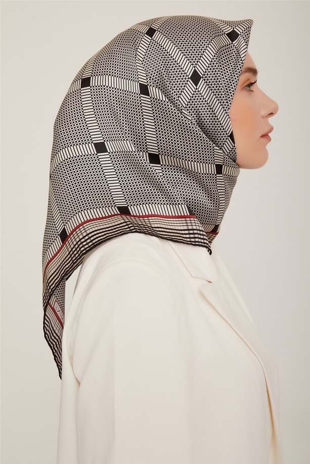 Armine Sura İpek Eşarp 22Ka8838 36