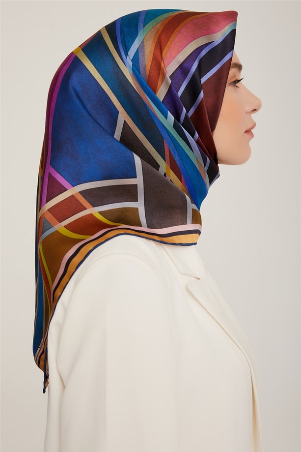 Armine Sura İpek Eşarp 22Ka8843 02