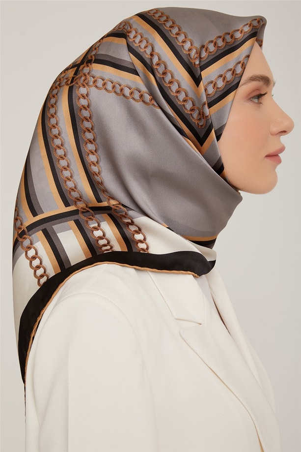 Armine Sura İpek Eşarp 22Ka8845 03