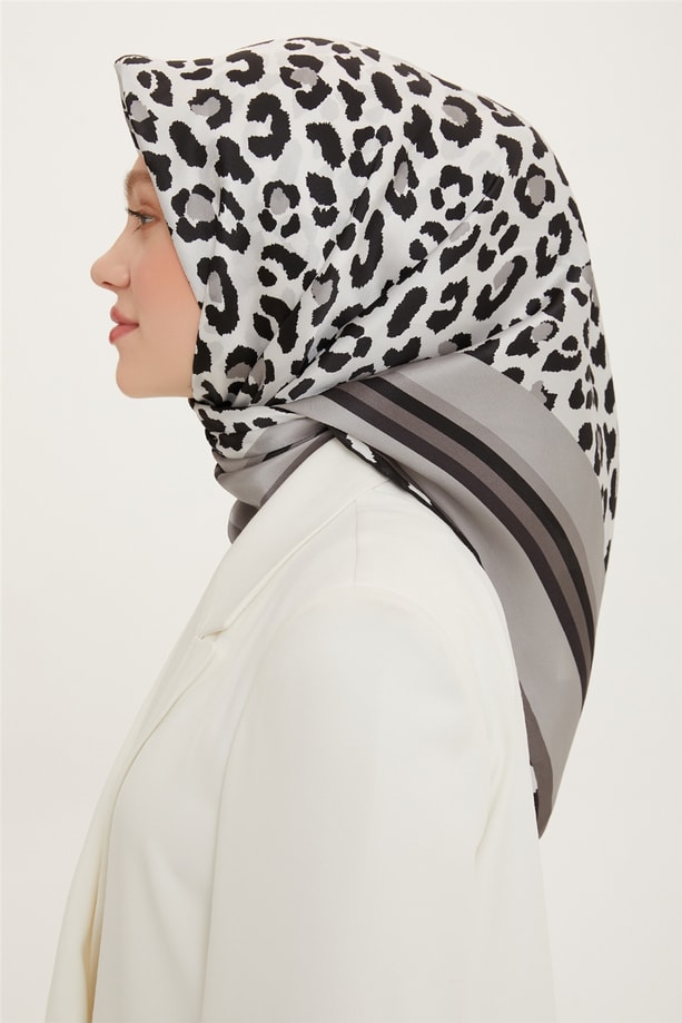 Armine Sura İpek Eşarp 22Ya8728 54