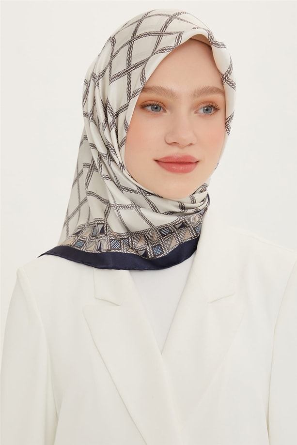 Armine Sura İpek Eşarp 22Ya8756 04