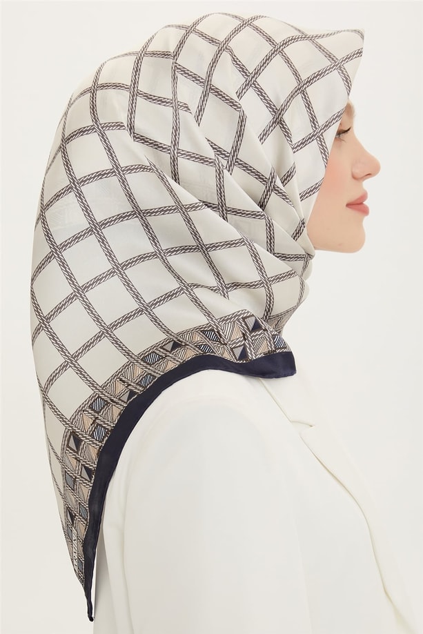 Armine Sura İpek Eşarp 22Ya8756 04
