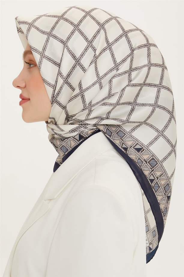 Armine Sura İpek Eşarp 22Ya8756 04