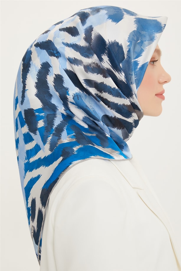Armine Sura İpek Eşarp 22Ya8759 05