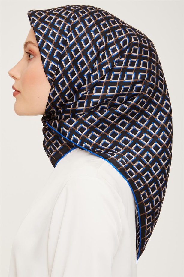 Armine Sura İpek Eşarp 23Ka9016 04