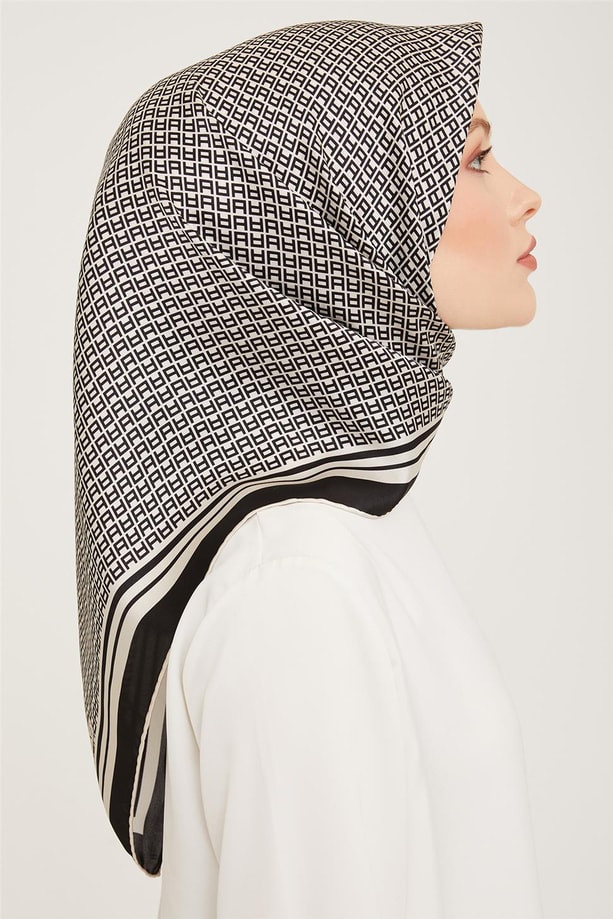 Armine Sura İpek Eşarp 23Ka9026 02
