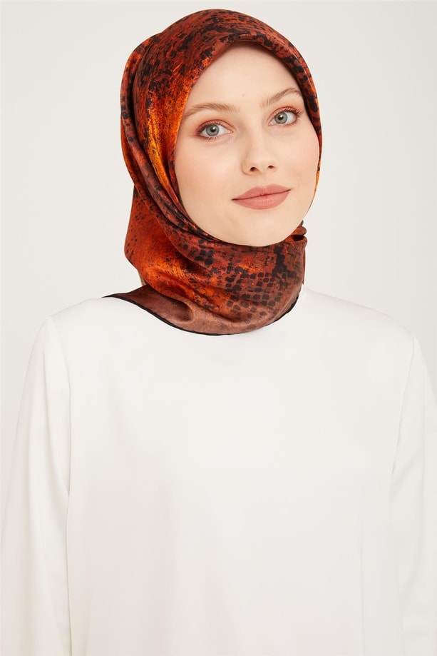 Armine Sura İpek Eşarp 23Ka9032 05
