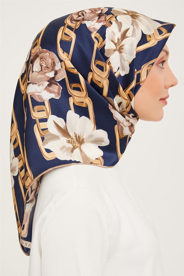 Armine Sura İpek Eşarp 23Ka9034 07