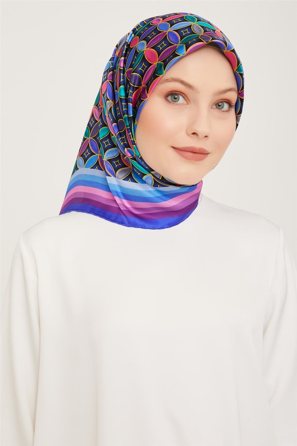 Armine Sura İpek Eşarp 23Ka9036 05