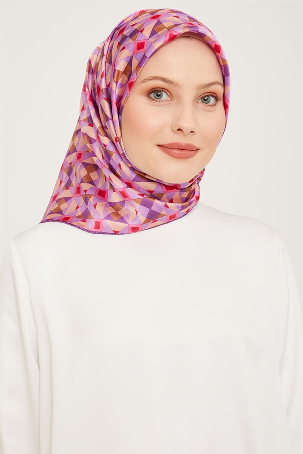 Armine Sura İpek Eşarp 23Ka9045 01