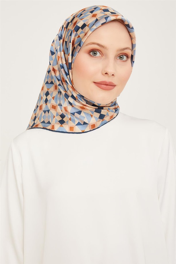Armine Sura İpek Eşarp 23Ka9045 03