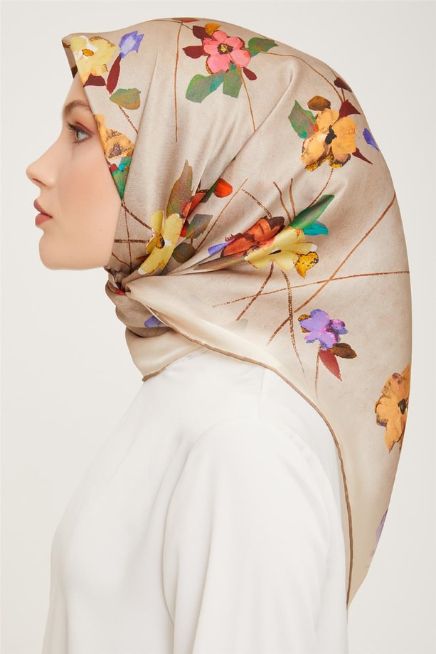 Armine Sura İpek Eşarp 23Ka9048 07