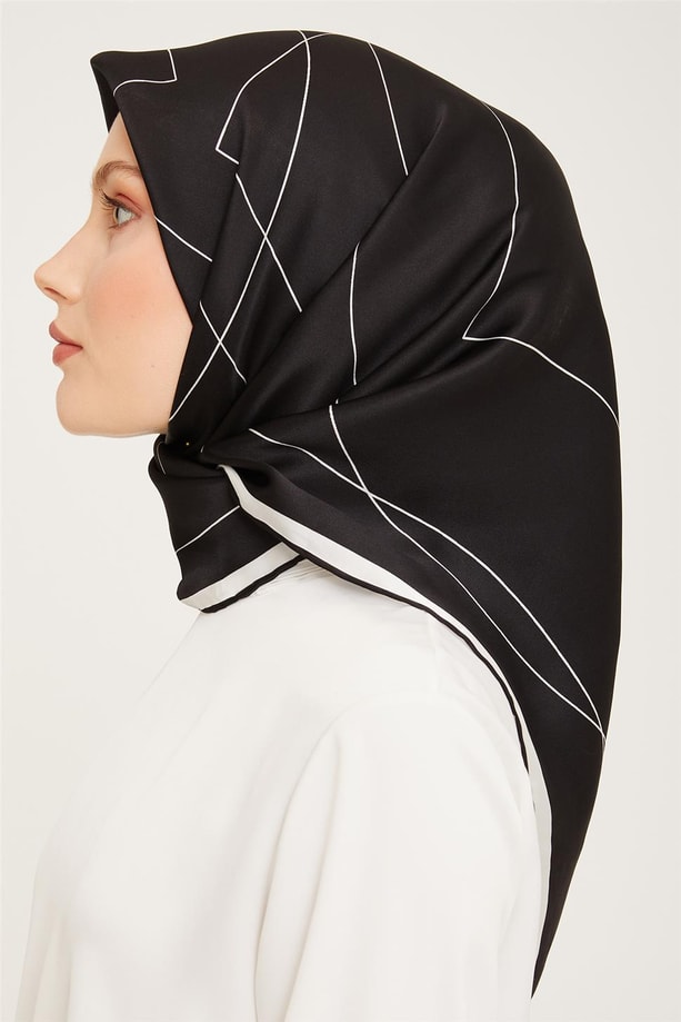 Armine Sura İpek Eşarp 23Ka9061 04
