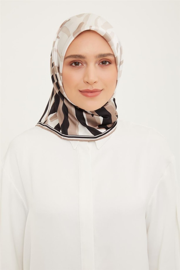 Armine Sura İpek Eşarp 23Ya8919 04