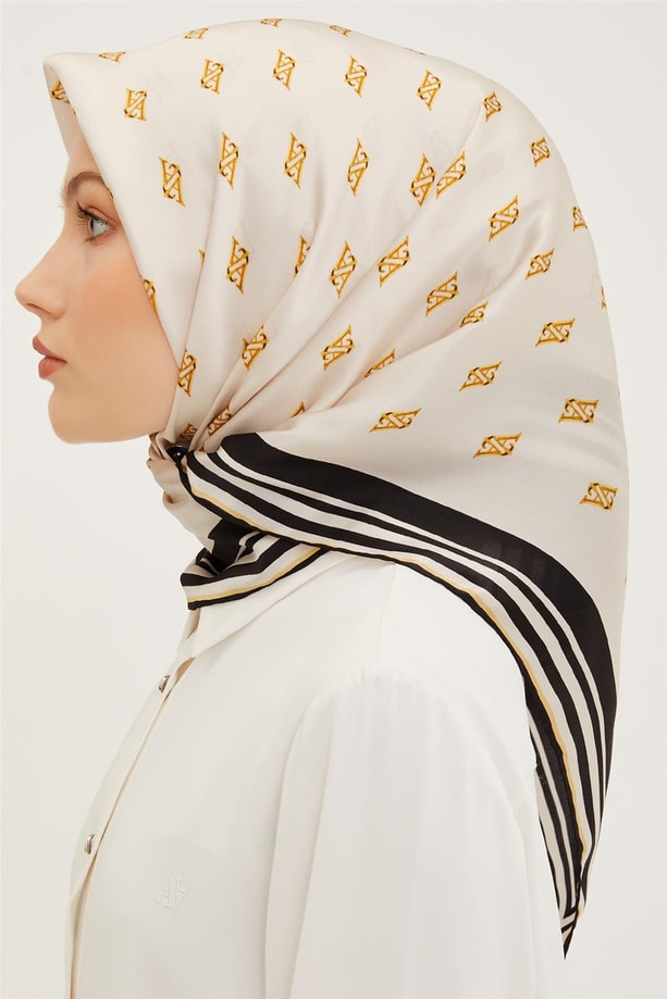 Armine Sura İpek Eşarp 23Ya8959 02
