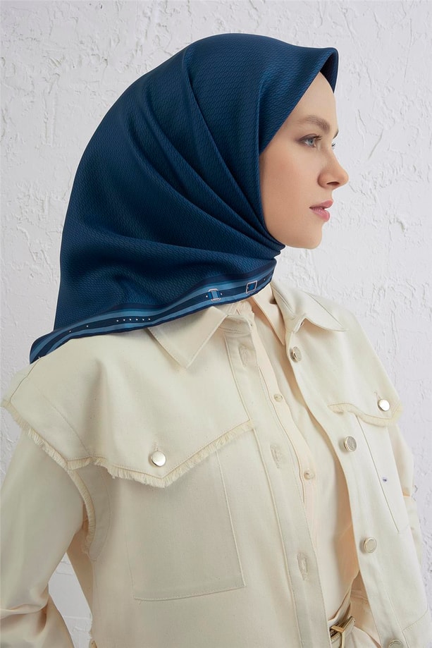 Armine Monogram Desenli Saf İpek Twill Eşarp 9401D 81