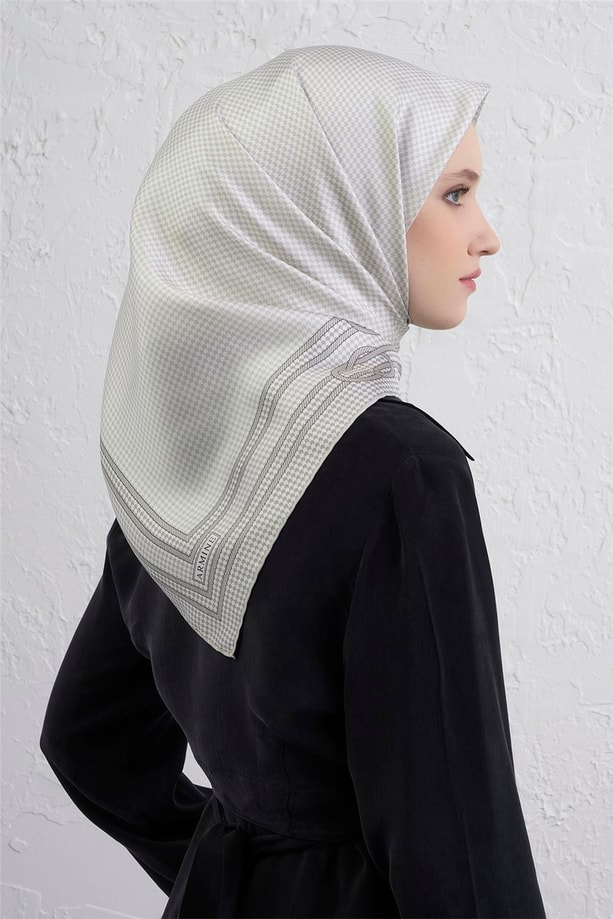 Armine Klasik Desenli Saf İpek Twill Eşarp 9404D 83