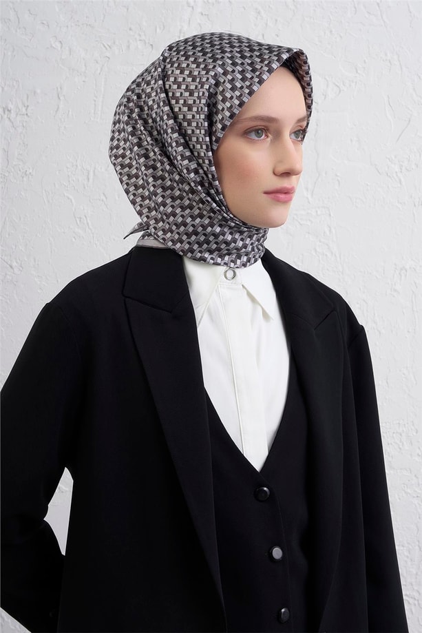 Armine Geometrik Desenli Saf İpek Twill Eşarp 9417D 02