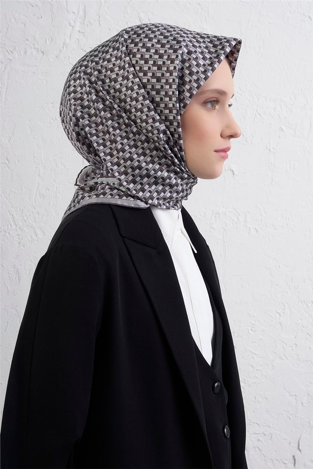 Armine Geometrik Desenli Saf İpek Twill Eşarp 9417D 02