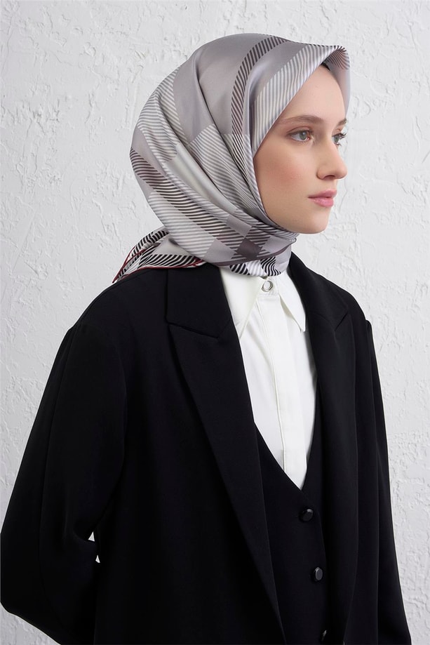 Armine Geometrik Desenli Saf İpek Twill Eşarp 9418D 80