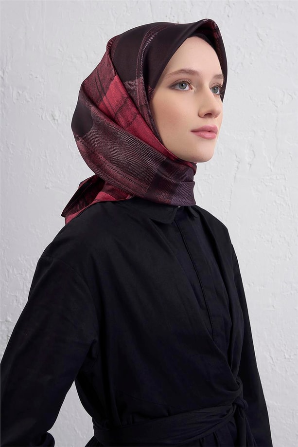 Armine Geometrik Desenli Saf İpek Twill Eşarp 9424D 82