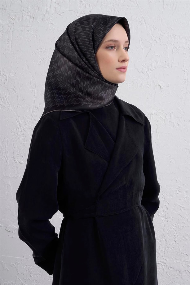 Armine Klasik Desenli Saf İpek Twill Eşarp 9434D 82