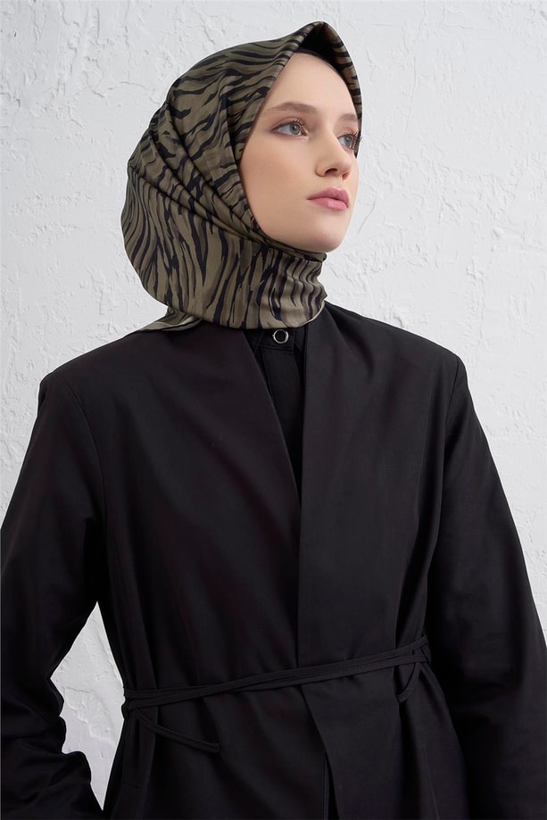 Armine Klasik Desenli Saf İpek Twill Eşarp 9435D 40