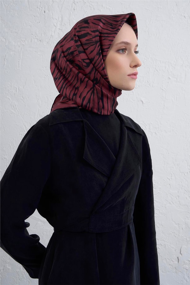 Armine Klasik Desenli Saf İpek Twill Eşarp 9435D 44