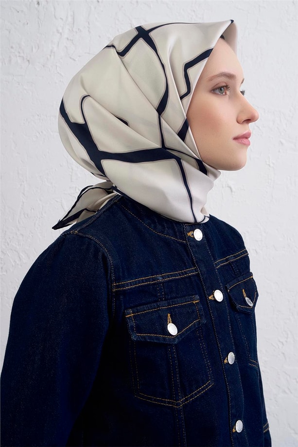 Armine Geometrik Desenli Saf İpek Twill Eşarp 9441D 02