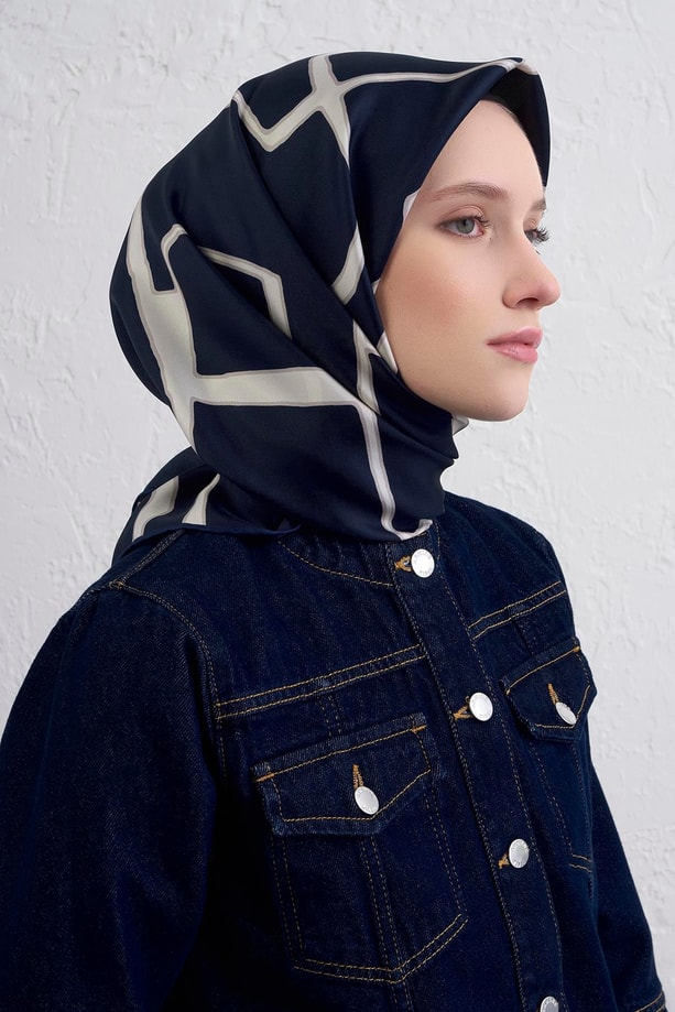 Armine Geometrik Desenli Saf İpek Twill Eşarp 9441D 03