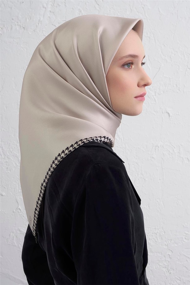 Armine Su Yolu Desenli Saf İpek Twill Eşarp 9443D 01