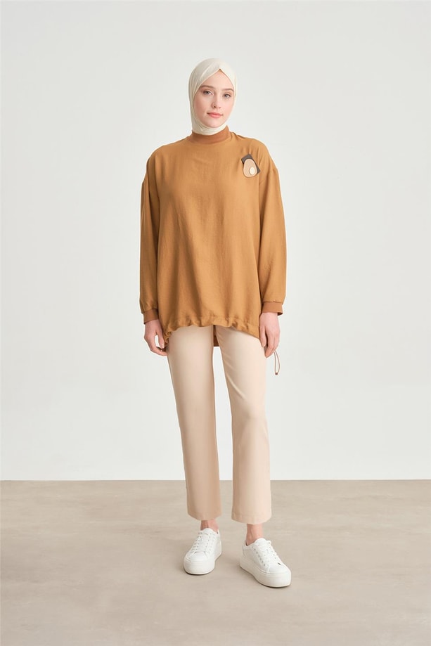 Armine Broşlu Bluz ORT3100 Çikolata