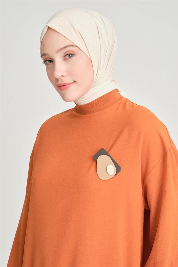 Armine Broşlu Bluz ORT3100 Tarçın