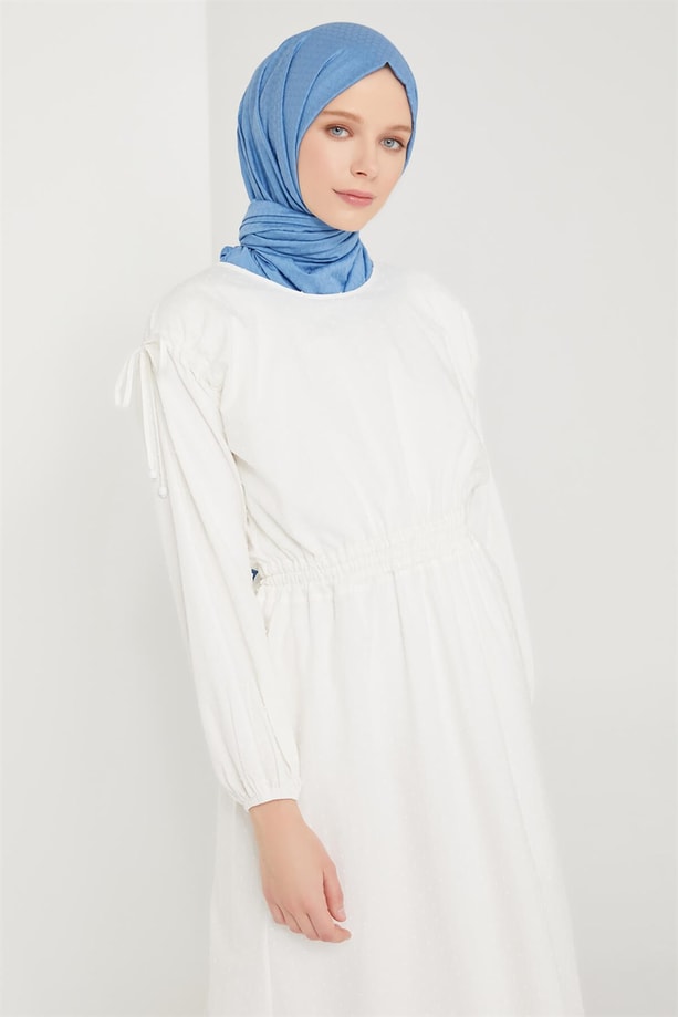 Armine Omuz Ve Beli Büzülebilen Elbise 21KS9279 Ekru