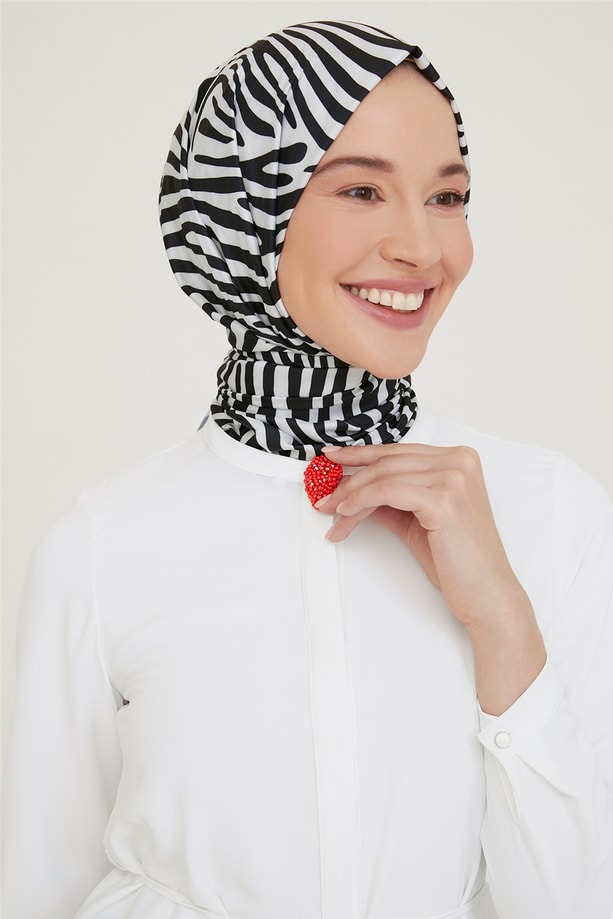 Armine Broş Detaylı Gömlek 21Y3939 Ekru