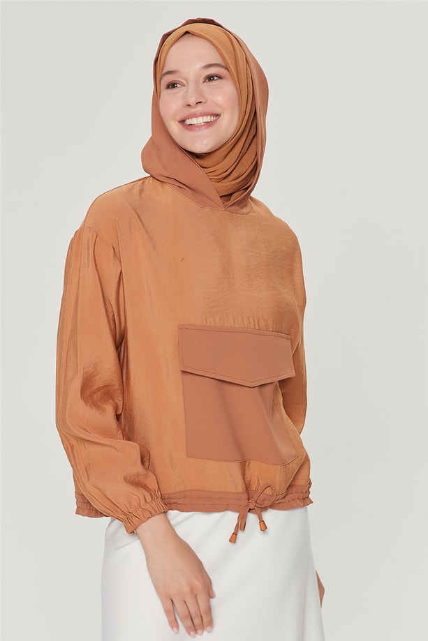 Armine Önü Kapaklı Cepli Etek Ucu Tünelli Bluz 21Y3953 Camel