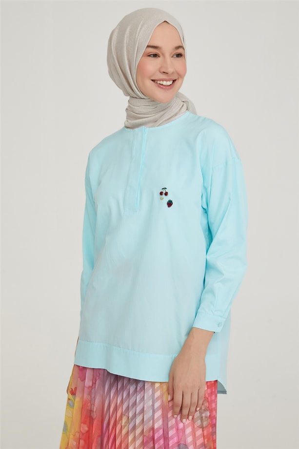 Armine Önü Patlı Broş detaylı Bluz 21Y3969 Açık Aqua