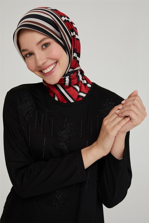 Armine Nakışlı Yaka Penye 21YD9024 Siyah