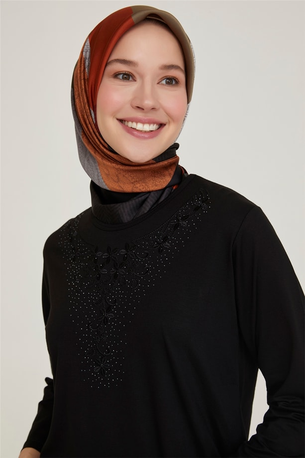 Armine Nakışlı Yaka Penye 21YD9028 Siyah