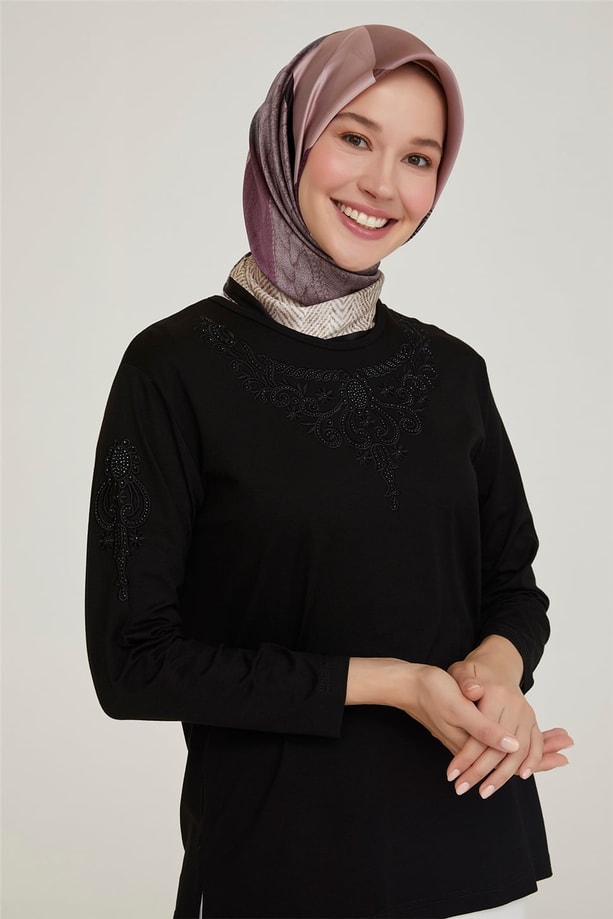 Armine Nakışlı Yaka Etek Ucu Taşlı Penye 21YD9031 Siyah
