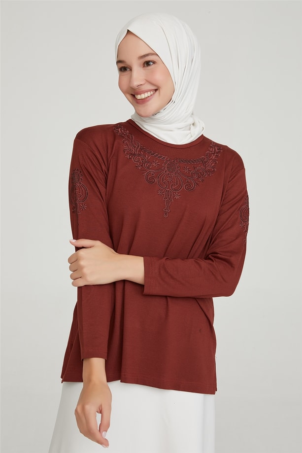 Armine Nakışlı Yaka Etek Ucu Taşlı Penye 21YD9031 Tarçın