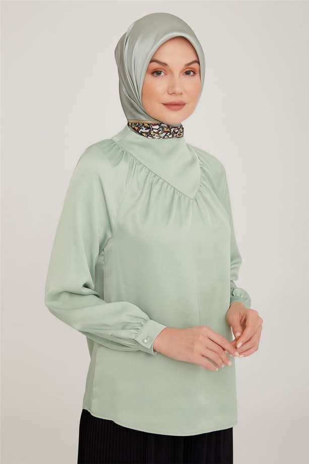 Armine Önü Büzgülü Kolları İnci Düğmeli Gömlek 22K3201 Mint