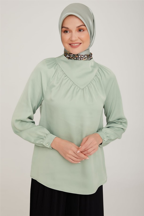 Armine Önü Büzgülü Kolları İnci Düğmeli Gömlek 22K3201 Mint