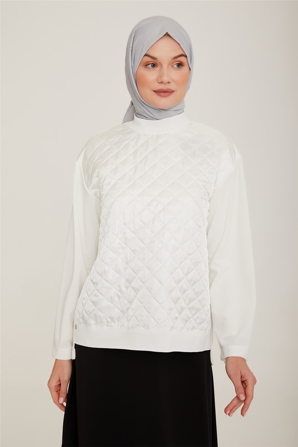 Armine Önü Çıtçıtlı Ve Robalı Kapitone Bluz 22K3205 Ekru