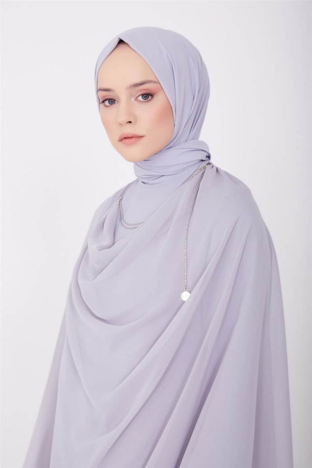 Armine Şifon ve Zincir Detaylı Şık Takım 22K6507 Gri