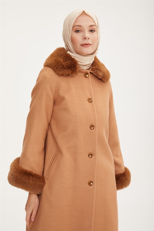 Armine Önü Düğmeli Kürklü Kaban 22K7806 Camel