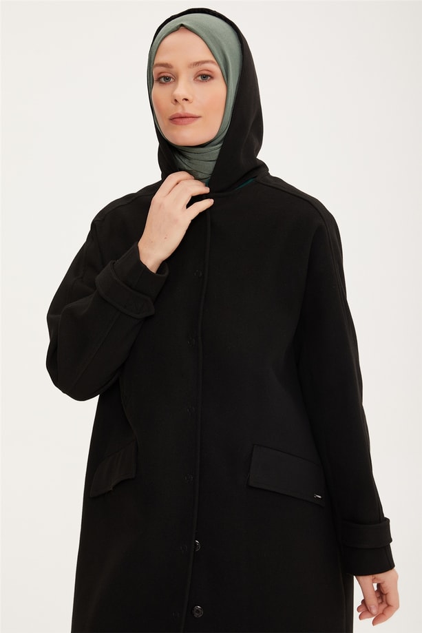 Armine Önü Çıtçıtlı Cepleri Mıknatıs Detaylı Kaşe Kaban 22K7815 Siyah