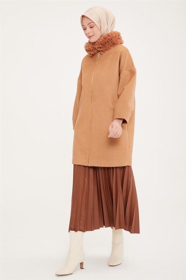 Armine Yakası Kürklü Ve Çıtçıt Detaylı Kaban 22K7818 Camel